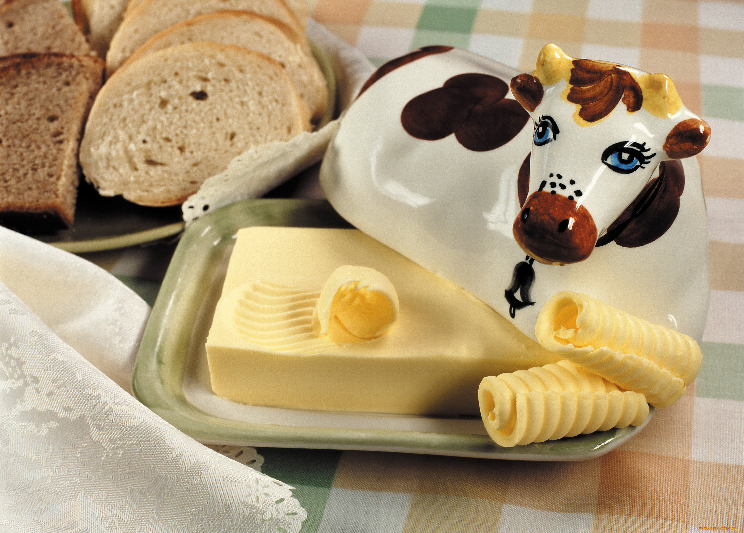 Про масло сливочное. Масло сливочное. Масло сливочное фермерское. Масло сливочное фотосессия. Масло с коровой.